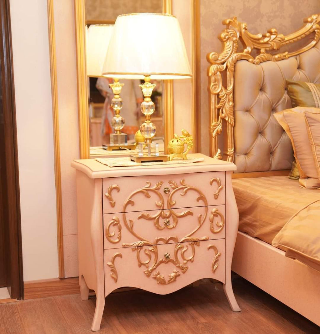 White Gold Crown Bed Set