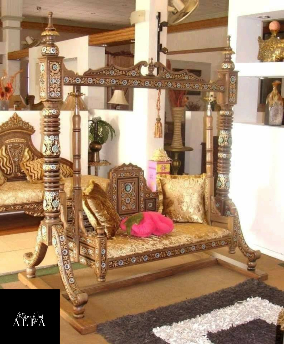 Round Pillar Jhola